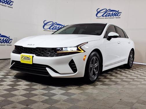 White Pearl 2022 Kia K5 LXS