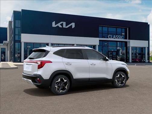 White Pearl 2026 Kia Seltos EX