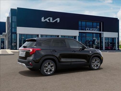 Black 2026 Kia Seltos LX