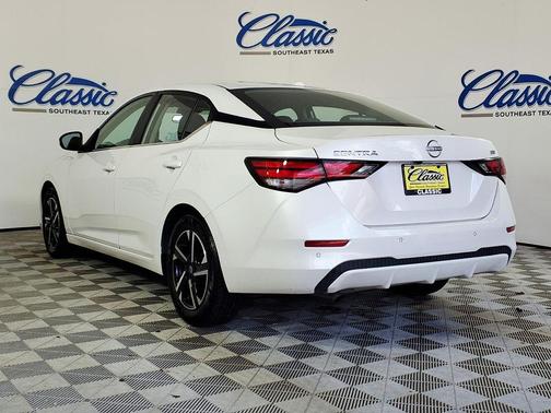 Aspen White 2024 Nissan Sentra SV