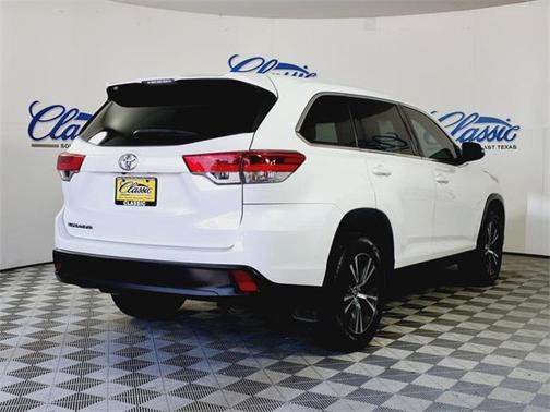 2019 Toyota Highlander LE