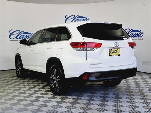 2019 Toyota Highlander LE