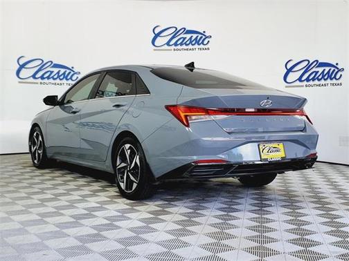 2022 Hyundai ELANTRA Limited