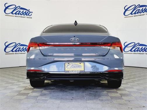2022 Hyundai ELANTRA Limited