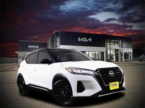 2023 Nissan Kicks SR