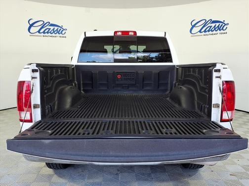 2016 RAM 1500 SLT
