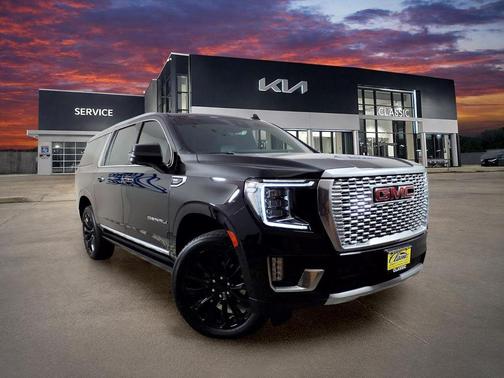 Onyx Black 2023 GMC Yukon XL Denali
