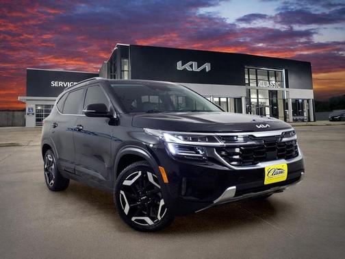 Black 2024 Kia Seltos SX