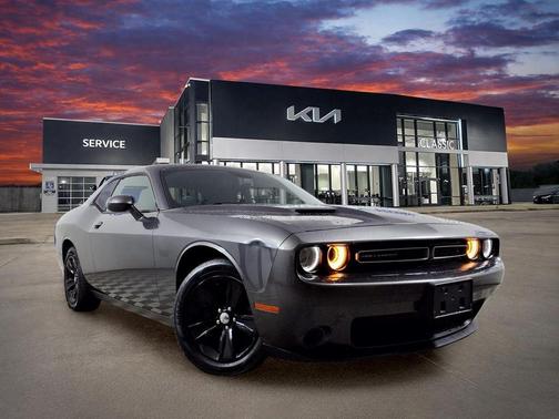 Granite Crystal Clearcoat Metallic 2019 Dodge Challenger SXT Coupe