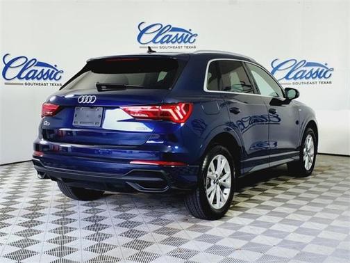 2024 Audi Q3 45 S line Premium
