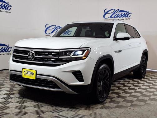 Pure White 2022 Volkswagen Atlas Cross Sport 3.6L V6 SE w/Technology