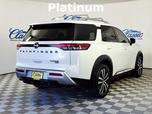 2023 Nissan Pathfinder Platinum