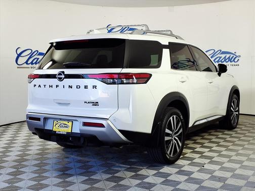 2023 Nissan Pathfinder Platinum