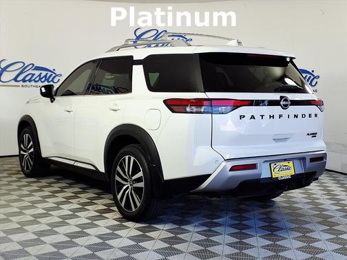 2023 Nissan Pathfinder Platinum