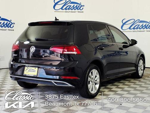 Deep Black Pearl Effect 2021 Volkswagen Golf 1.4T TSI