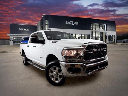 Bright White Clearcoat 2024 RAM 2500 Big Horn