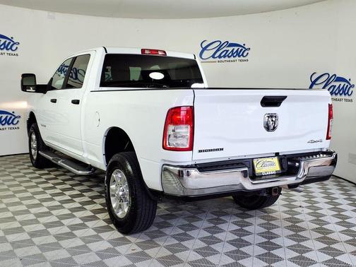 Bright White Clearcoat 2024 RAM 2500 Big Horn