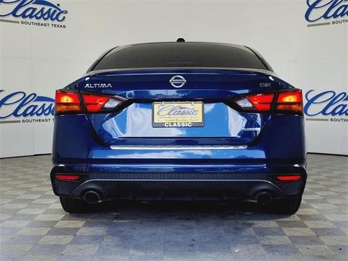 2021 Nissan Altima 2.0 SR