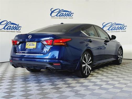 2021 Nissan Altima 2.0 SR