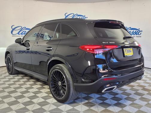 2025 Mercedes-Benz GLC 300 Base