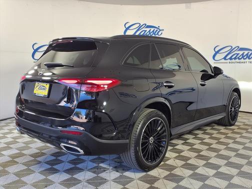 2025 Mercedes-Benz GLC 300 Base