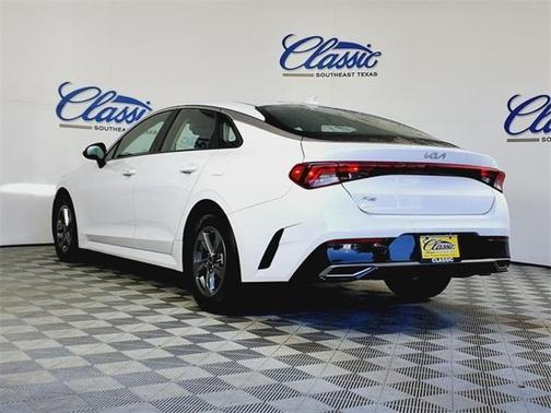 2022 Kia K5 LXS