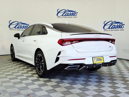 White Pearl 2024 Kia K5 GT-Line