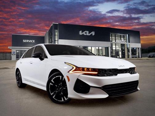 White Pearl 2024 Kia K5 GT-Line