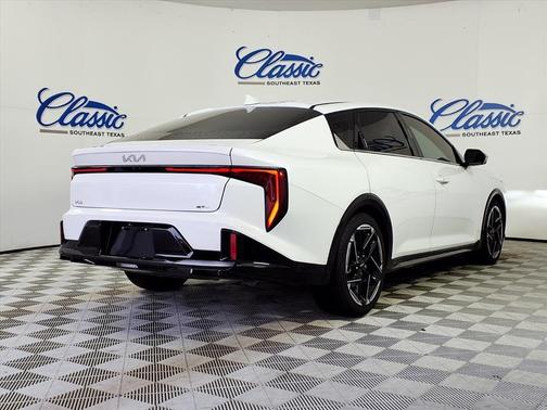 2025 Kia K4 GT-Line