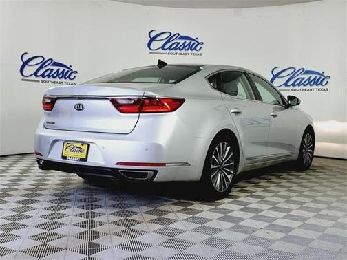 2018 Kia Cadenza Premium