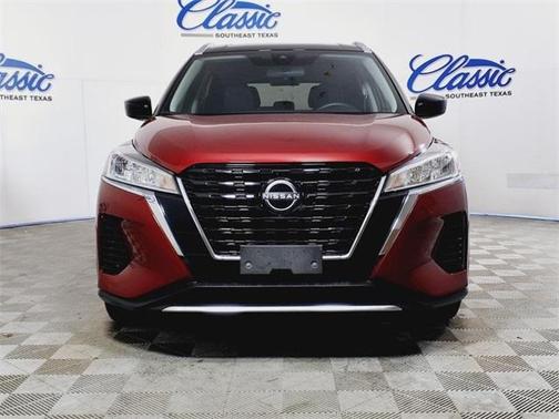 2022 Nissan Kicks SV