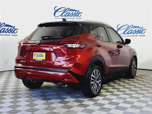 2022 Nissan Kicks SV