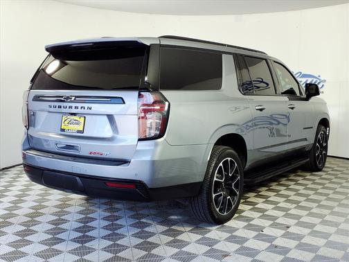 2023 Chevrolet Suburban RST