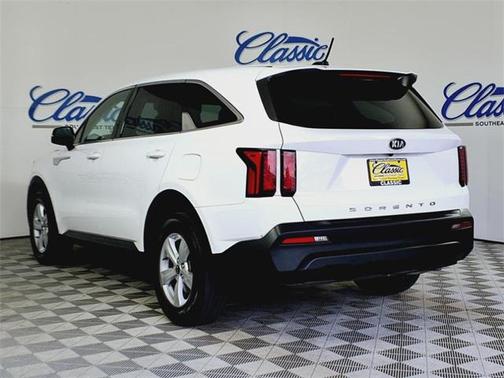 2021 Kia Sorento LX