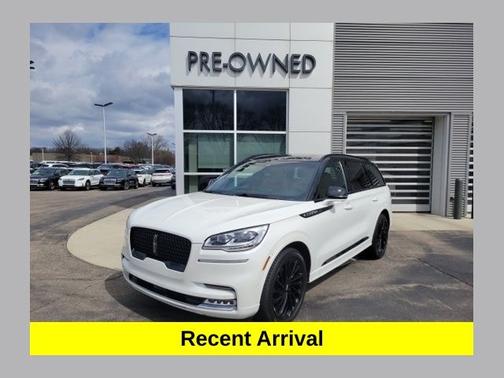 PRISTINE WHITE MET 3C 2023 Lincoln Aviator BLACK LABEL