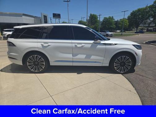 PRISTINE WHITE MET 3C 2025 Lincoln Aviator BLACK LABEL