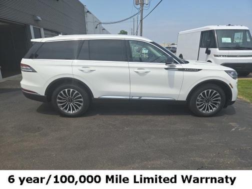 2022 Lincoln Aviator Standard AWD