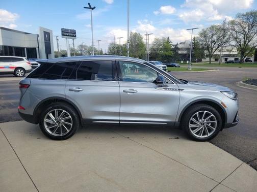 SILVER RADIANCE MET CC 2024 Lincoln Corsair PREMIERE