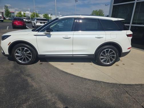 PRISTINE WHITE MET 3C 2023 Lincoln Corsair STANDARD