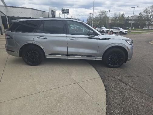 SILVER RADIANCE MET CC 2024 Lincoln Aviator RESERVE
