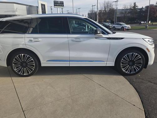 2023 Lincoln Aviator Black Label AWD