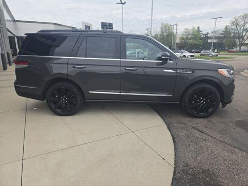 CHROME CAVIAR DARK GRAY MET 2023 Lincoln Navigator BLACK LABEL