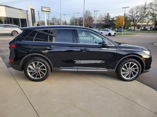 2024 Lincoln Corsair Premiere