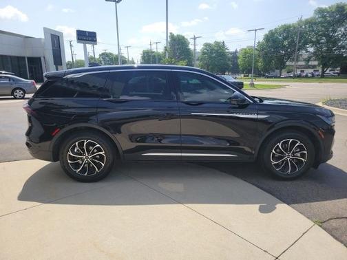 INFINITE BLACK MET CC 2024 Lincoln Nautilus PREMIERE
