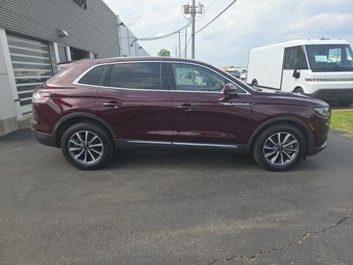 2022 Lincoln Nautilus Standard