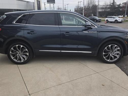 2023 Lincoln Nautilus Reserve