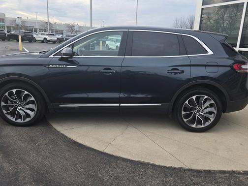 2023 Lincoln Nautilus Reserve