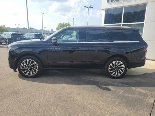 INFINITE BLACK MET CC 2025 Lincoln Navigator BLACK LABEL