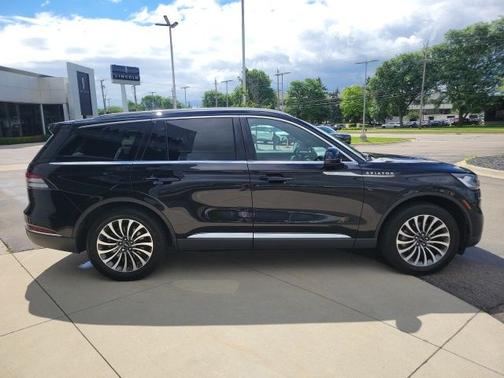 INFINITE BLACK MET CC 2023 Lincoln Aviator RESERVE