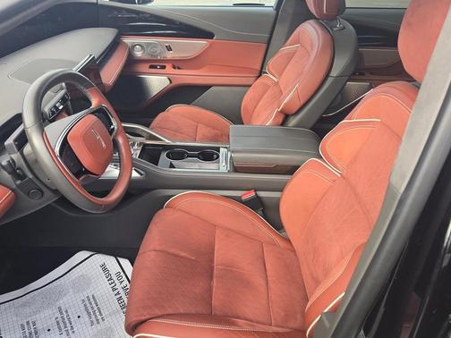 2024 Lincoln Nautilus Black Label